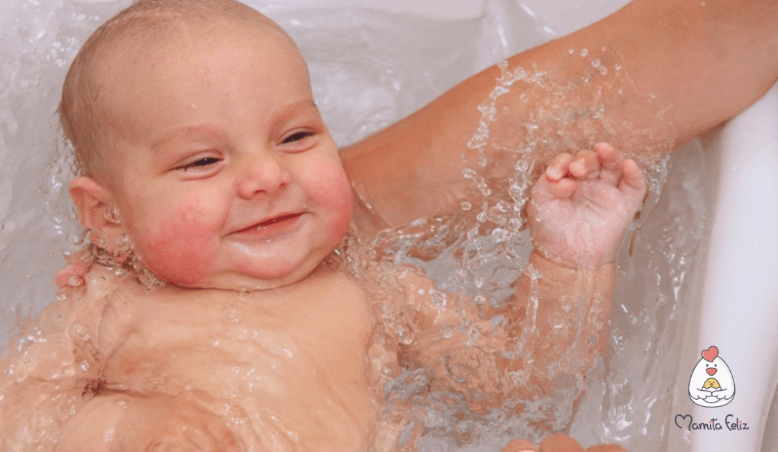 como se debe bañar a un bebe recién nacido